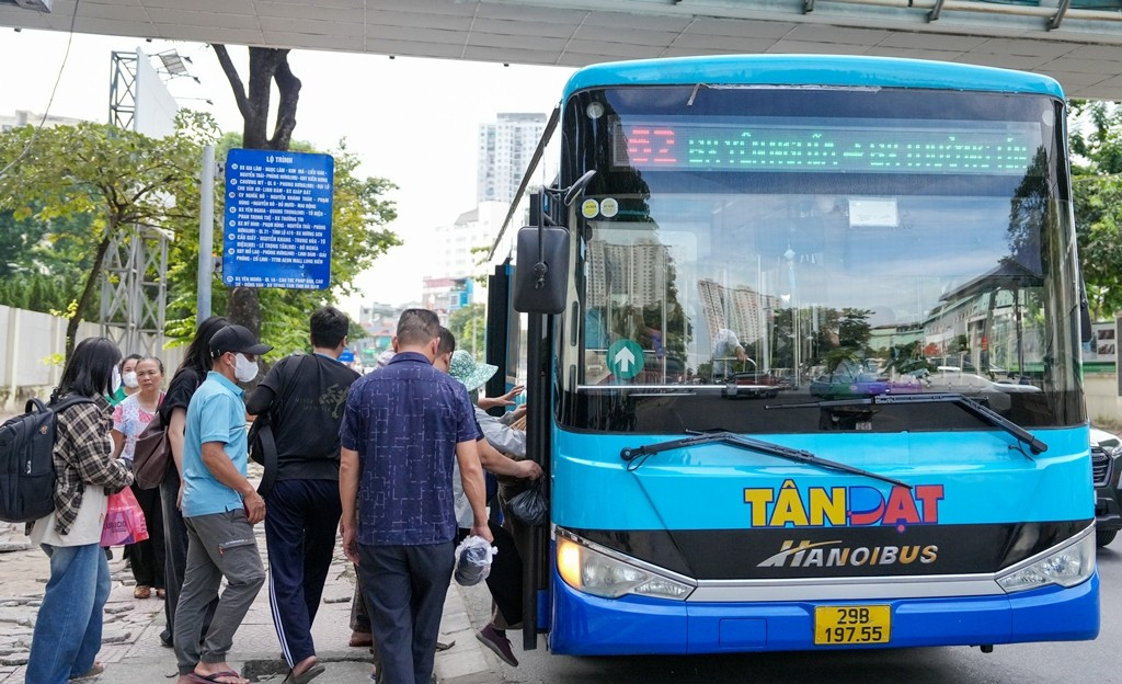 Hà Nội lắp đặt được 247 trụ sạc cho xe điện trên nhiều tuyến phố- Ảnh 1. Hà Nội lắp đặt được 247 trụ sạc cho xe điện trên nhiều tuyến phố- Ảnh 1.