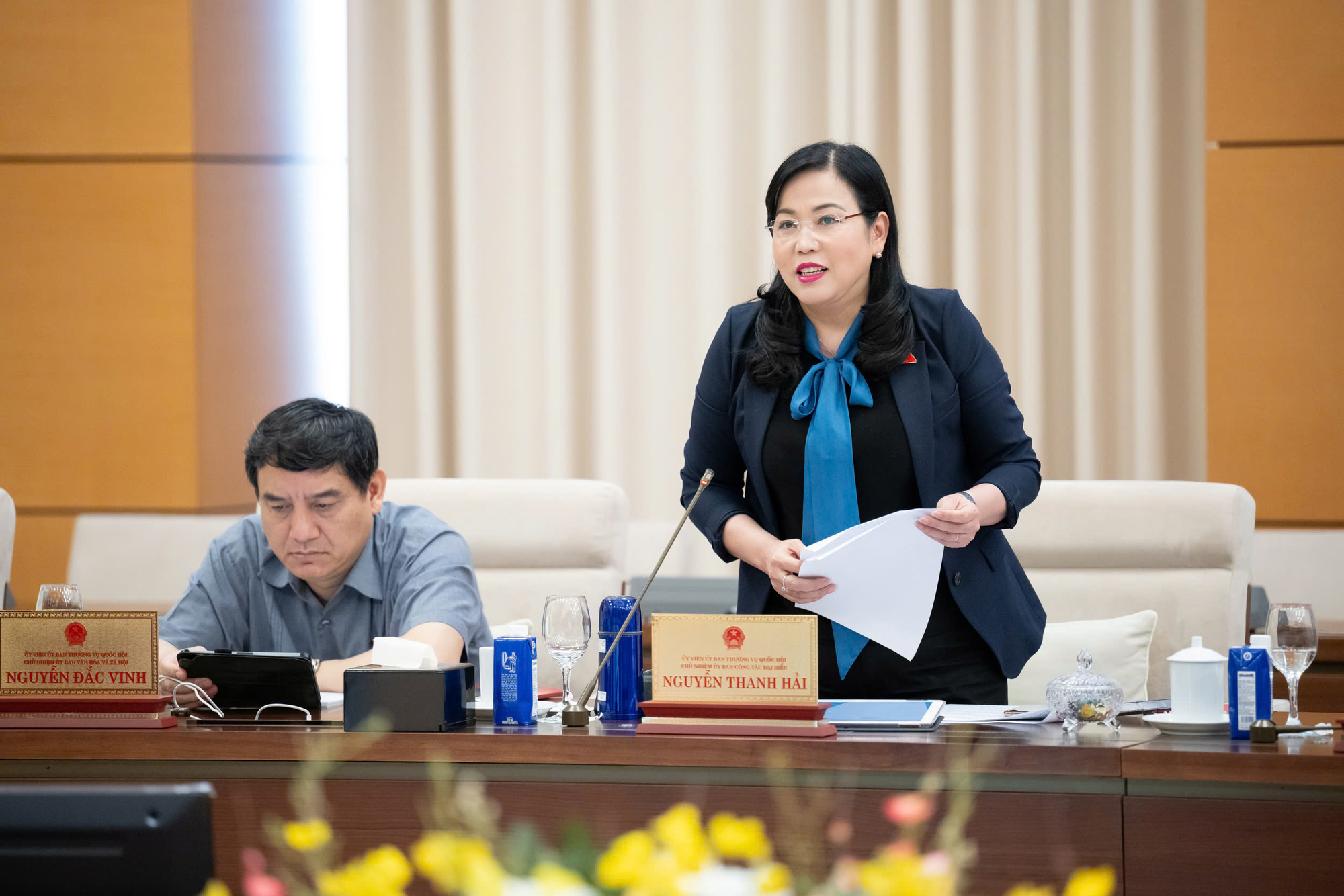 "Hợp đồng bảo hiểm mẫu quá dày và khó hiểu, dẫn đến rủi ro cho người tham gia bảo hiểm"- Ảnh 1. "Hợp đồng bảo hiểm mẫu quá dày và khó hiểu, dẫn đến rủi ro cho người tham gia bảo hiểm"- Ảnh 1.