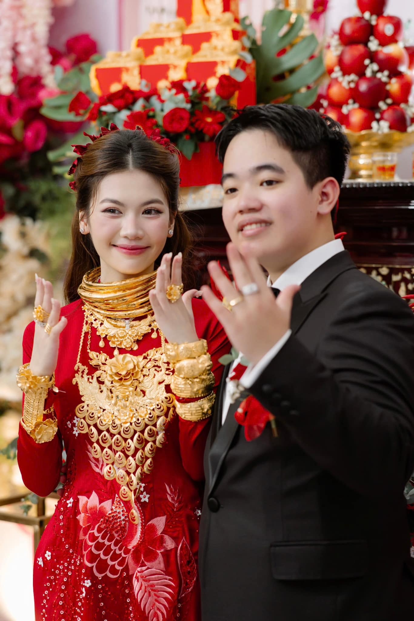 Vũ trụ con nhà giàu miền Tây “đem vàng của bố mẹ lên mạng bán”- Ảnh 13. Vũ trụ con nhà giàu miền Tây “đem vàng của bố mẹ lên mạng bán”- Ảnh 13.