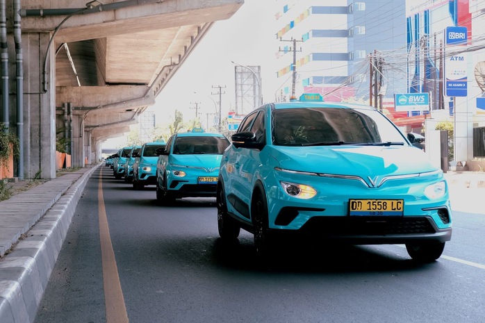 Một tập đoàn nước ngoài nhượng quyền 2.000 taxi Xanh SM của tỉ phú Phạm Nhật Vượng- Ảnh 2.