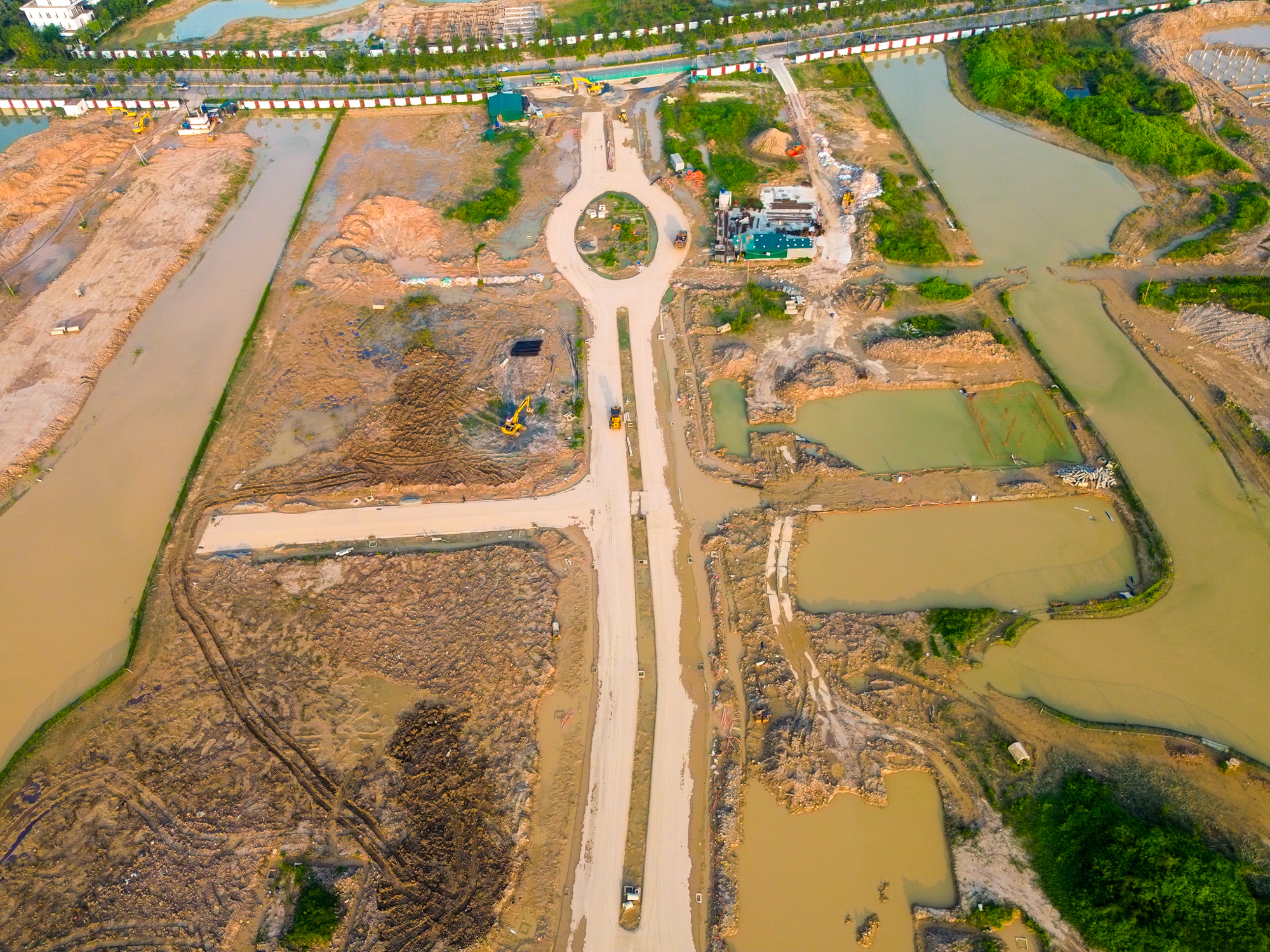 Toàn cảnh công viên rộng gần gấp 4 lần sân Mỹ Đình, nằm giữa khu nhà giàu đắt đỏ bậc nhất Hà Nội- Ảnh 3.