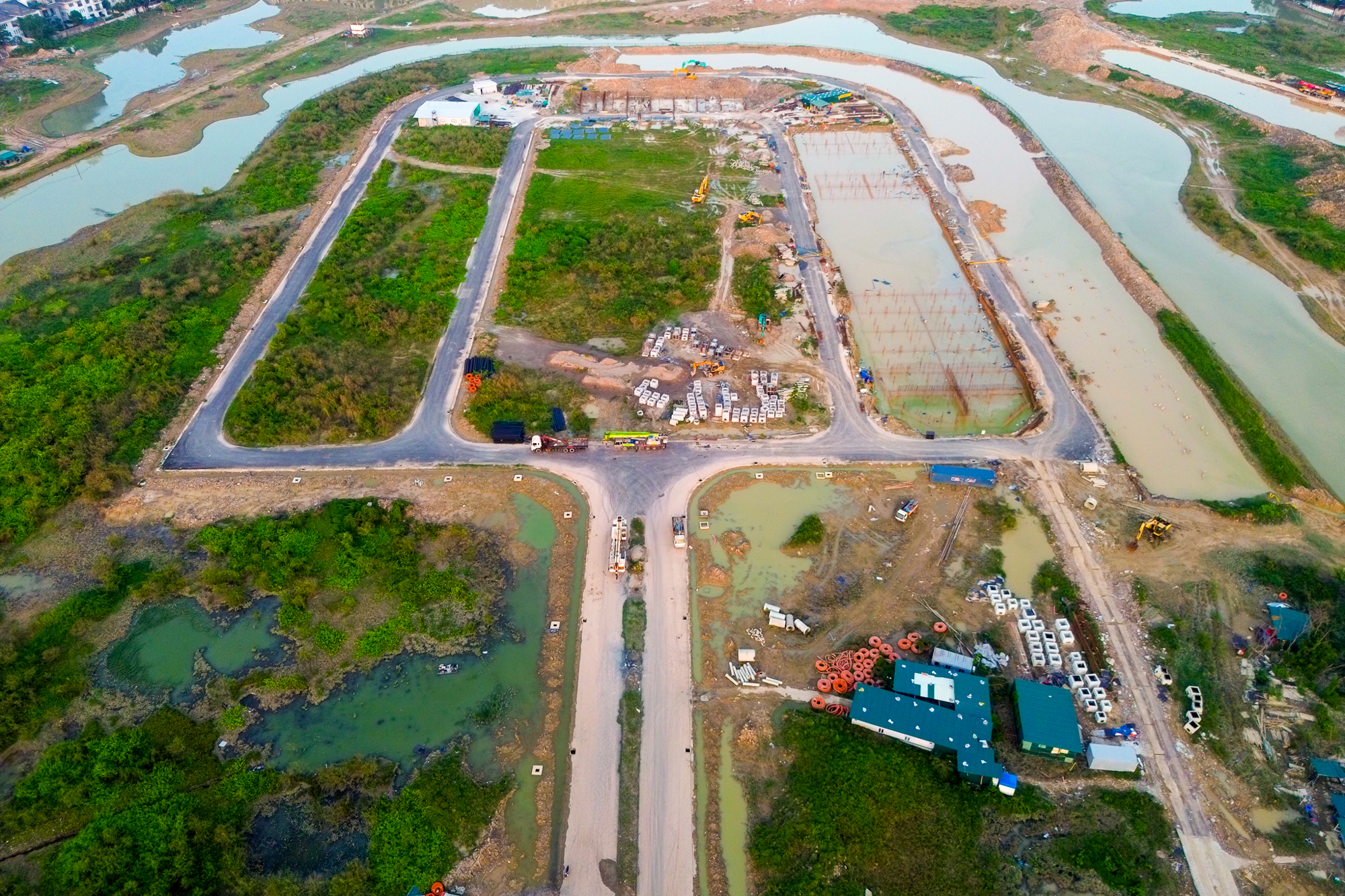 Toàn cảnh công viên rộng gần gấp 4 lần sân Mỹ Đình, nằm giữa khu nhà giàu đắt đỏ bậc nhất Hà Nội- Ảnh 4. Toàn cảnh công viên rộng gần gấp 4 lần sân Mỹ Đình, nằm giữa khu nhà giàu đắt đỏ bậc nhất Hà Nội- Ảnh 4.