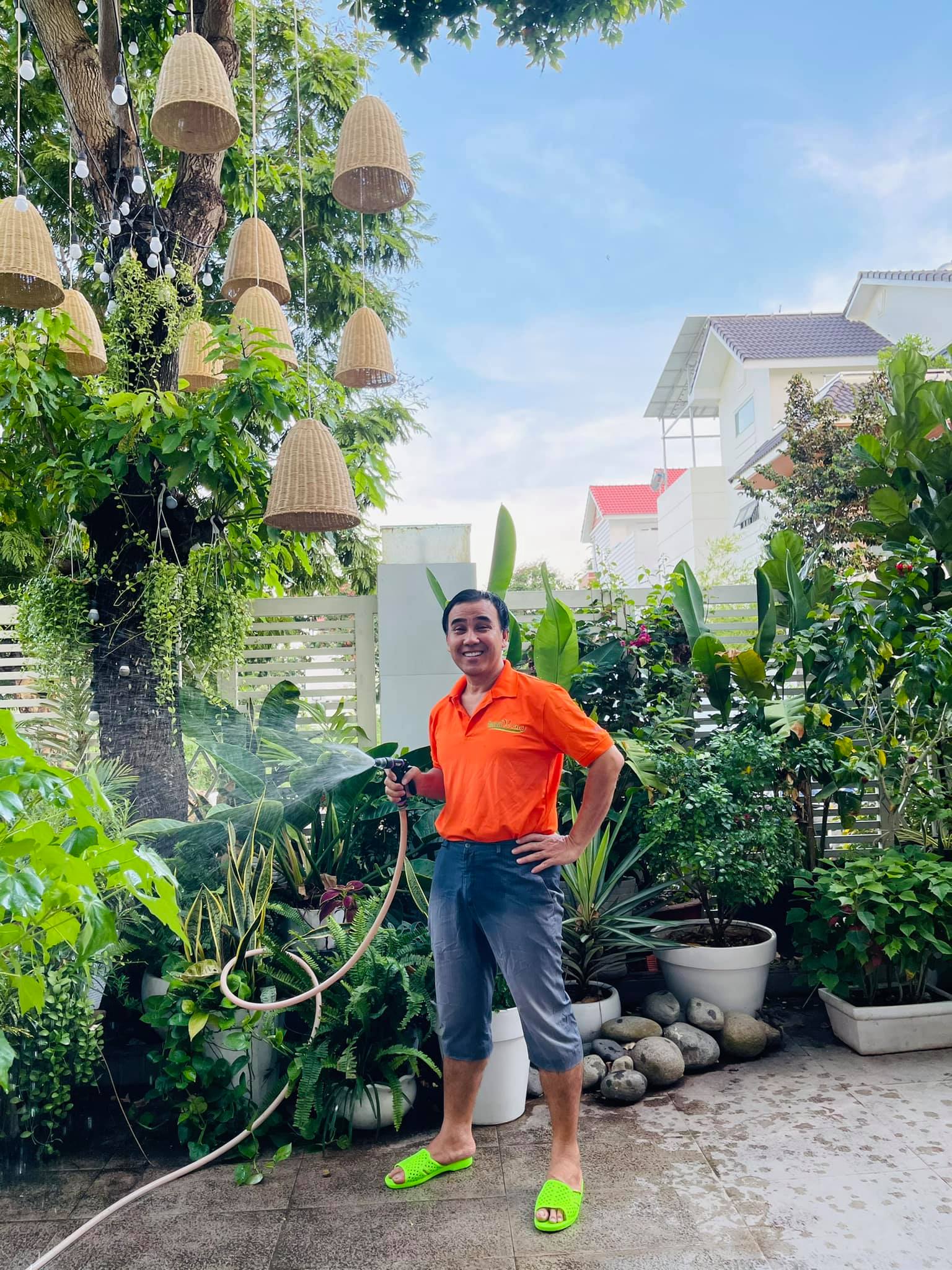 Điều lạ trong biệt thự của một Phó chủ tịch, ái nữ Điều lạ trong biệt thự của một Phó chủ tịch, ái nữ