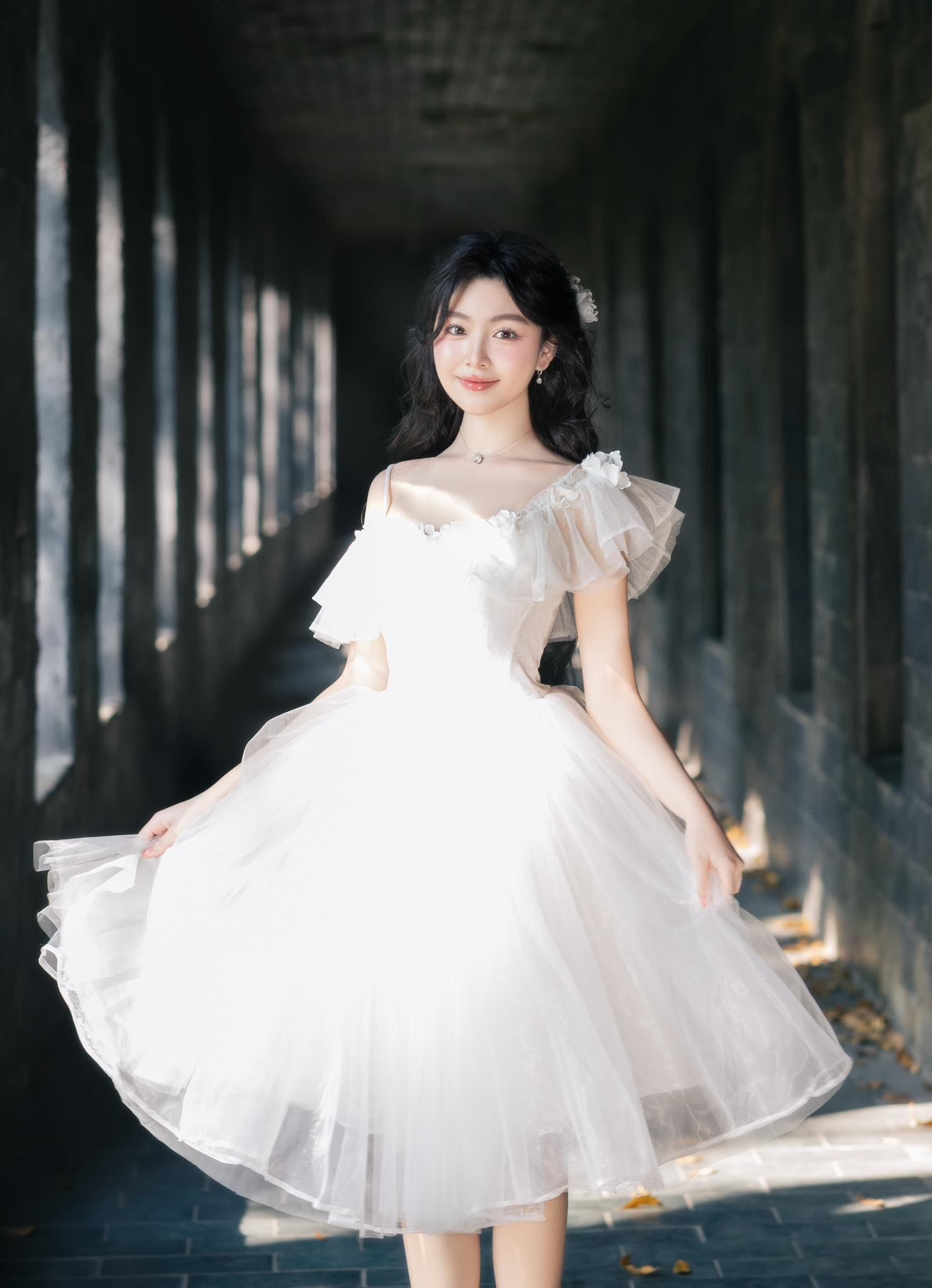 Điều lạ trong biệt thự của một Phó chủ tịch, ái nữ Điều lạ trong biệt thự của một Phó chủ tịch, ái nữ