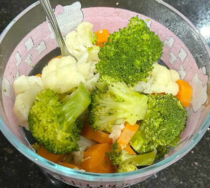 7 loại rau quả chị em nhất định phải ăn nếu muốn tăng sinh collagen, bảo vệ da dưới nắng- Ảnh 2. 7 loại rau quả chị em nhất định phải ăn nếu muốn tăng sinh collagen, bảo vệ da dưới nắng- Ảnh 2.