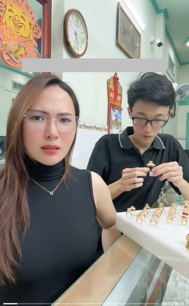 Vũ trụ con nhà giàu miền Tây “đem vàng của bố mẹ lên mạng bán”- Ảnh 12. Vũ trụ con nhà giàu miền Tây “đem vàng của bố mẹ lên mạng bán”- Ảnh 12.