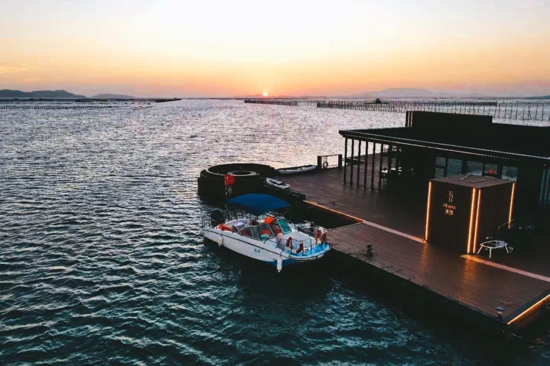 Người đàn ông chi 15 tỷ đồng xây “ốc đảo giữa biển khơi”, cùng gia đình tận hưởng cuộc sống trên biển: Có những việc nếu không làm sau này sẽ không còn cơ hội nữa!- Ảnh 3.