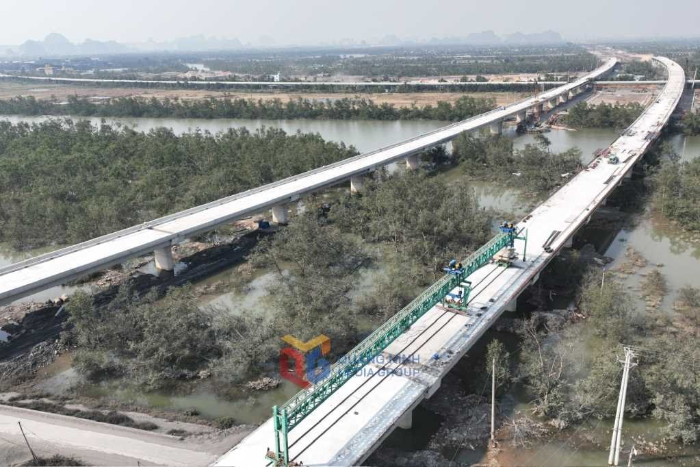 Siêu dự án 6.400 tỷ đồng: "Mạch giao thông vàng" nối liền Quảng Ninh với vùng tam giác kinh tế phía Bắc- Ảnh 4. Siêu dự án 6.400 tỷ đồng: "Mạch giao thông vàng" nối liền Quảng Ninh với vùng tam giác kinh tế phía Bắc- Ảnh 4.
