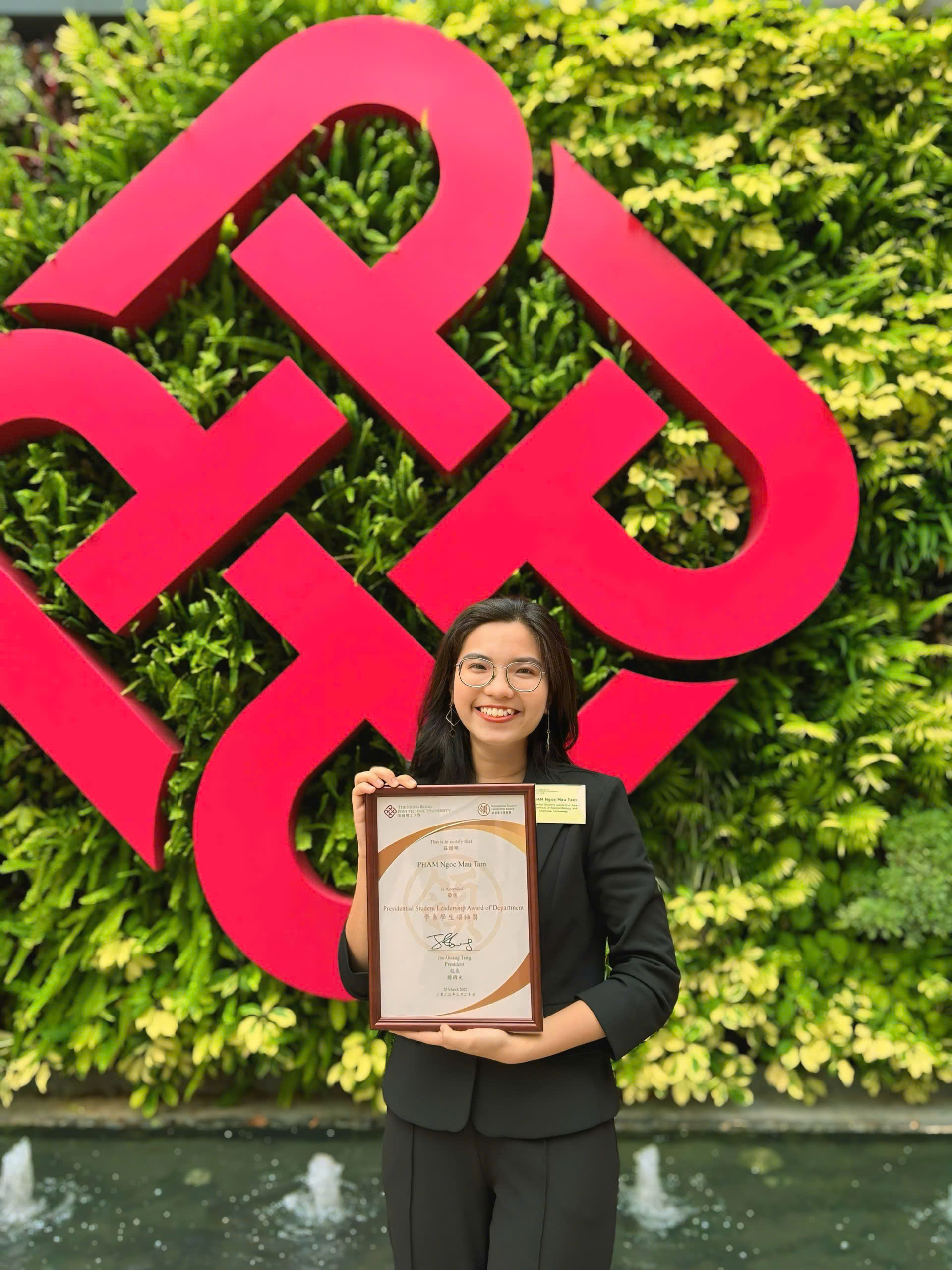 Nữ sinh TP.HCM quyết "săn" học bổng Hồng Kông vì lý do... không đỡ nổi: Trải qua 4 năm học như mơ, thành tích hiện tại càng nể!- Ảnh 3. Nữ sinh TP.HCM quyết "săn" học bổng Hồng Kông vì lý do... không đỡ nổi: Trải qua 4 năm học như mơ, thành tích hiện tại càng nể!- Ảnh 3.