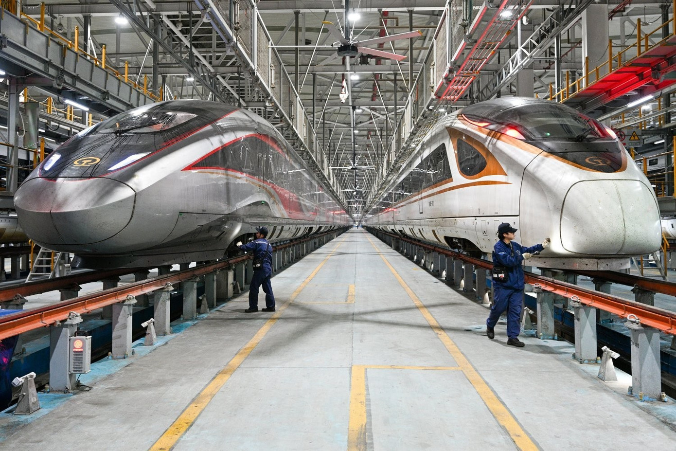 Cần bao nhiêu người vận hành đường sắt tốc độ cao và các metro?- Ảnh 1.