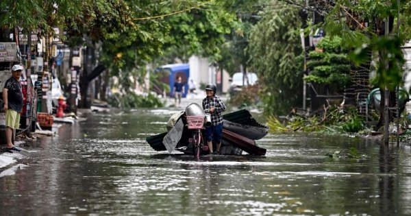 Cảnh tượng mưa ngập ở Thượng Hải khiến nhiều người giật mình, nhận xét: Cảnh tượng mưa ngập ở Thượng Hải khiến nhiều người giật mình, nhận xét: