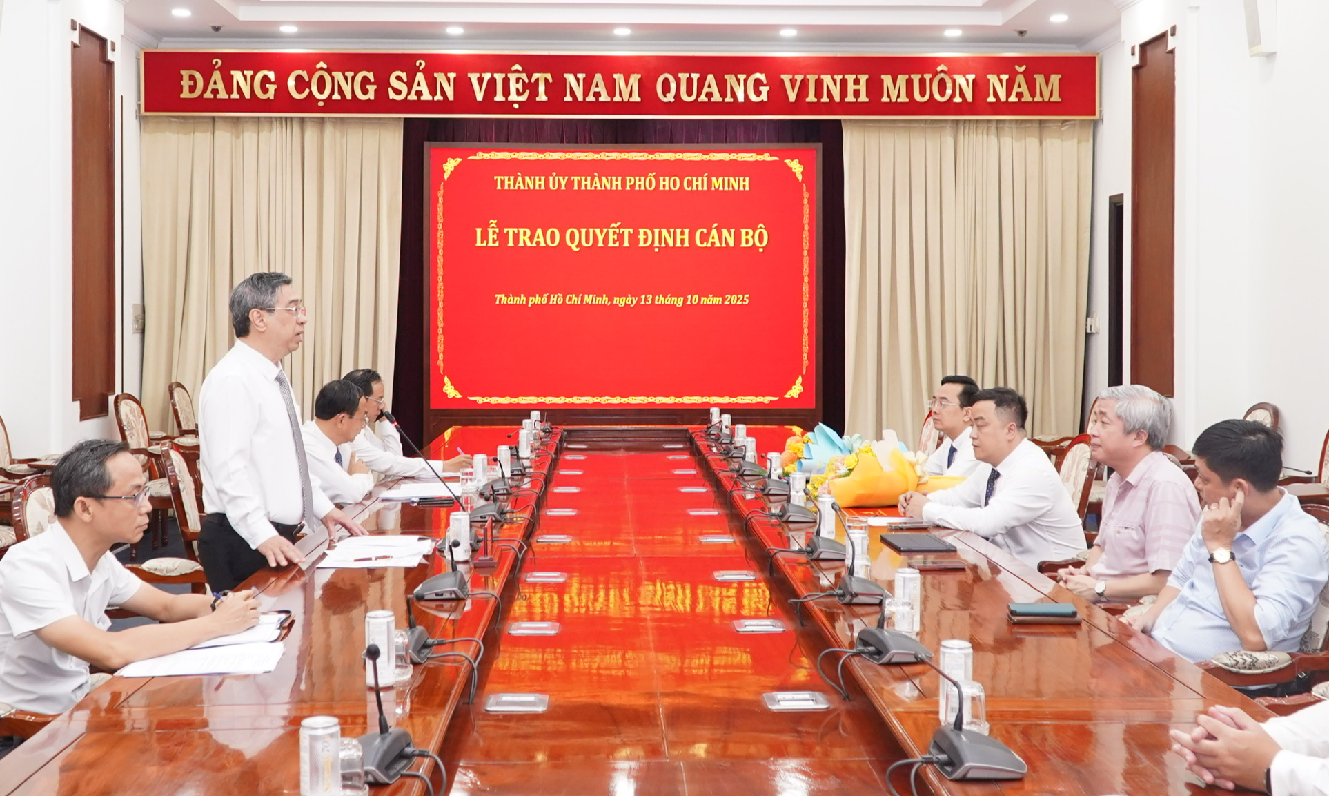 Ông Trần Thế Thông và ông Đinh Xuân Hải được bổ nhiệm làm Thư ký Bí thư Thành ủy TP HCM- Ảnh 2.