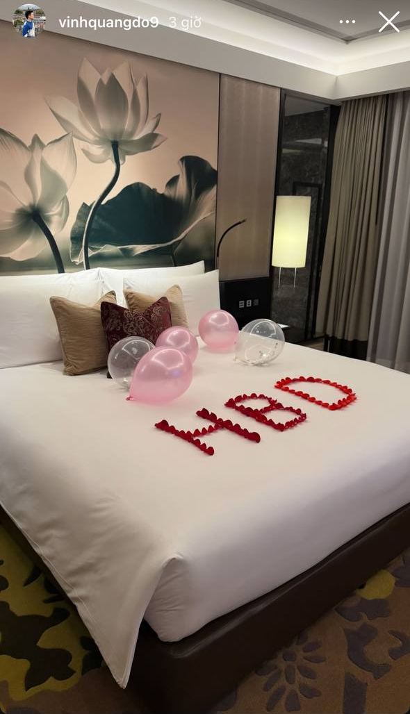 Hoa hậu Đỗ Mỹ Linh đón sinh nhật ngọt ngào bên chồng Chủ tịch- Ảnh 1. Hoa hậu Đỗ Mỹ Linh đón sinh nhật ngọt ngào bên chồng Chủ tịch- Ảnh 1.