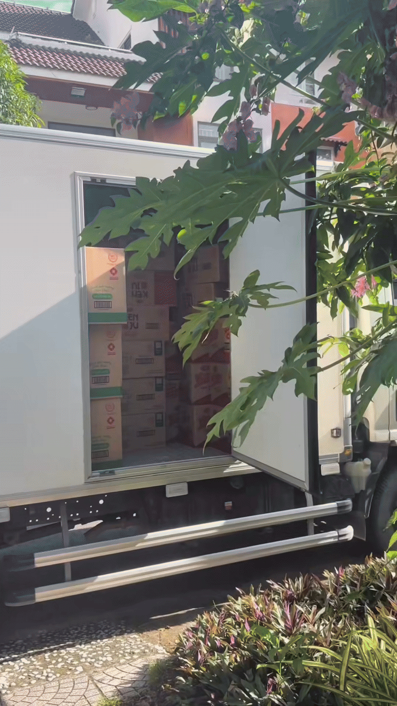 Điều lạ trong biệt thự của một Phó chủ tịch, ái nữ Điều lạ trong biệt thự của một Phó chủ tịch, ái nữ