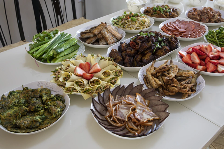 Bác sĩ ung bướu cảnh báo: 3 món rau “quen thuộc” nhiều người ăn hằng ngày, tưởng bổ nhưng lại âm thầm gây ung thư- Ảnh 1.