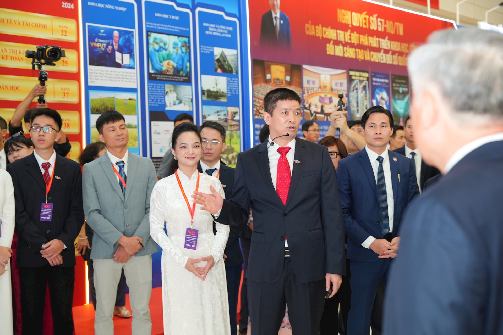 Chỉ mất 10 tháng để 1Matrix 'trình làng' Mạng Blockchain Việt Nam, được Tổng Bí thư đánh giá là ‘cơ hội tăng năng suất lao động’- Ảnh 2.