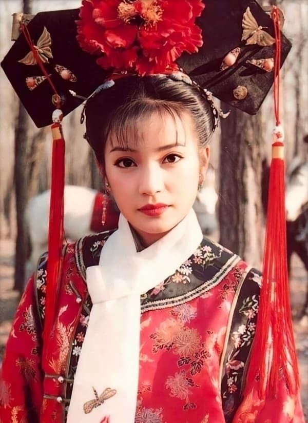 Gần 30 năm xem “Hoàn Châu cách cách” tôi mới phát hiện ra: Hóa ra đây mới là tên thật của Tiểu Yến Tử, liên quan đến 1 nhân vật không ai ngờ- Ảnh 1. Gần 30 năm xem “Hoàn Châu cách cách” tôi mới phát hiện ra: Hóa ra đây mới là tên thật của Tiểu Yến Tử, liên quan đến 1 nhân vật không ai ngờ- Ảnh 1.