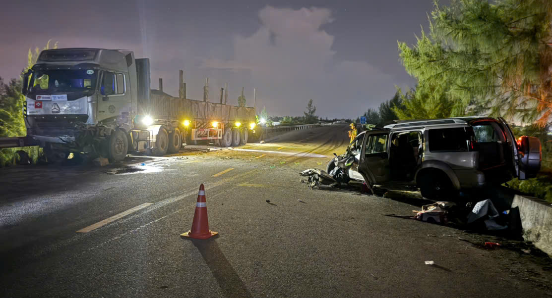 Bé gái 11 tháng tuổi trong vụ tai nạn trên đường từ Quảng Ngãi đi Đà Nẵng khám bệnh đã tử vong- Ảnh 1. Bé gái 11 tháng tuổi trong vụ tai nạn trên đường từ Quảng Ngãi đi Đà Nẵng khám bệnh đã tử vong- Ảnh 1.
