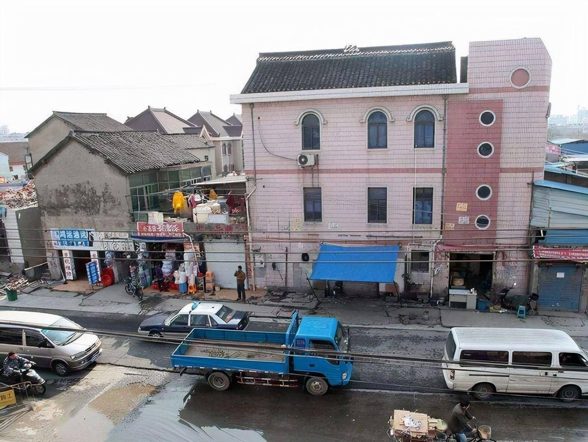 Đòi 350 tỷ và 6 căn nhà, chê 10 tỷ tiền đền bù, chủ nhân ngôi nhà 3 tầng "lỗ đậm" sau 14 năm: Cái kết ngậm ngùi- Ảnh 2. Đòi 350 tỷ và 6 căn nhà, chê 10 tỷ tiền đền bù, chủ nhân ngôi nhà 3 tầng "lỗ đậm" sau 14 năm: Cái kết ngậm ngùi- Ảnh 2.
