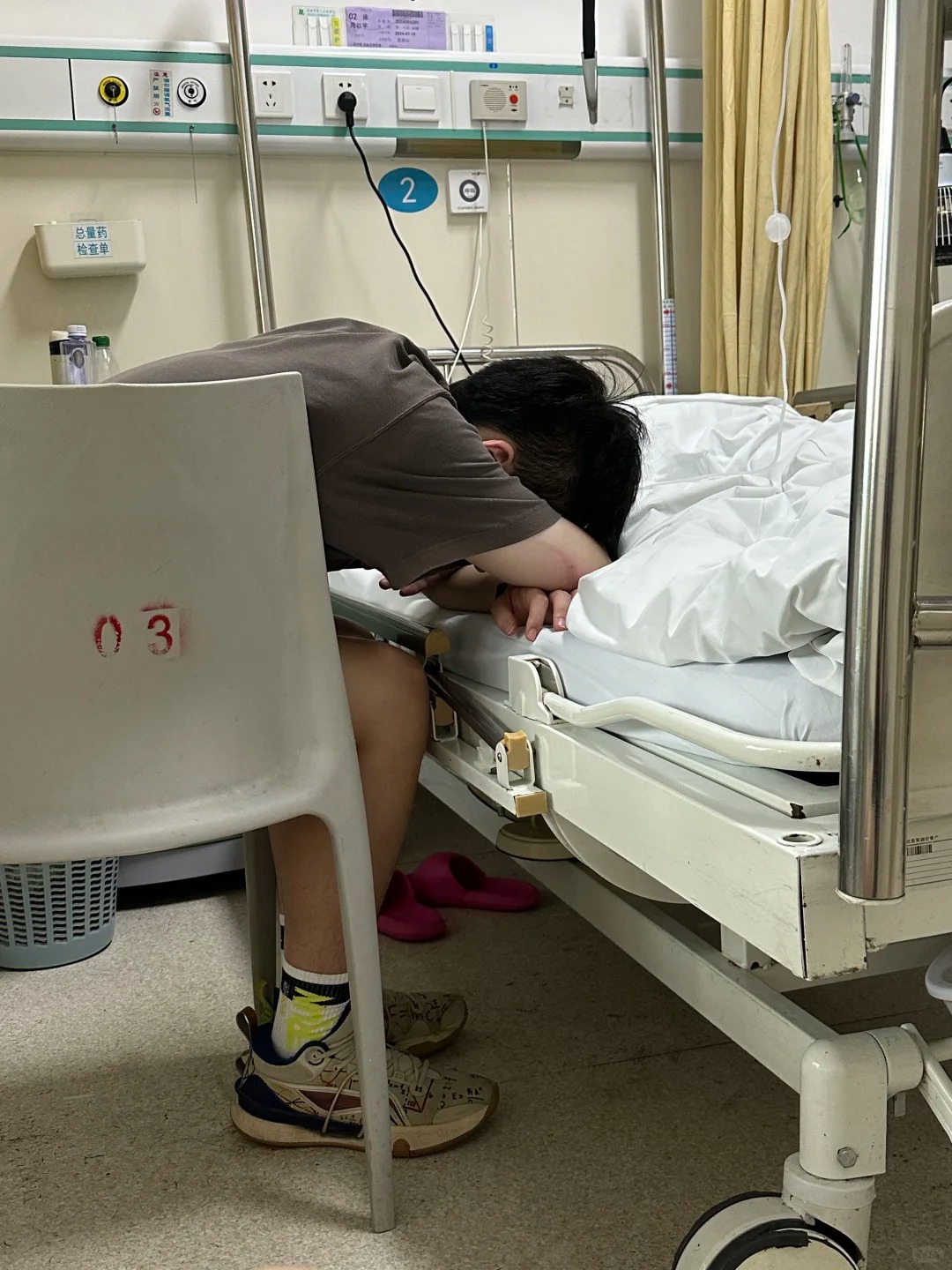 Chăm ông 5 năm, cháu "hờ" được chia 17 triệu, cháu ruột ngồi không hưởng 3 căn biệt thự: Cuộc gọi đảo ngược tình thế!- Ảnh 1. Chăm ông 5 năm, cháu "hờ" được chia 17 triệu, cháu ruột ngồi không hưởng 3 căn biệt thự: Cuộc gọi đảo ngược tình thế!- Ảnh 1.