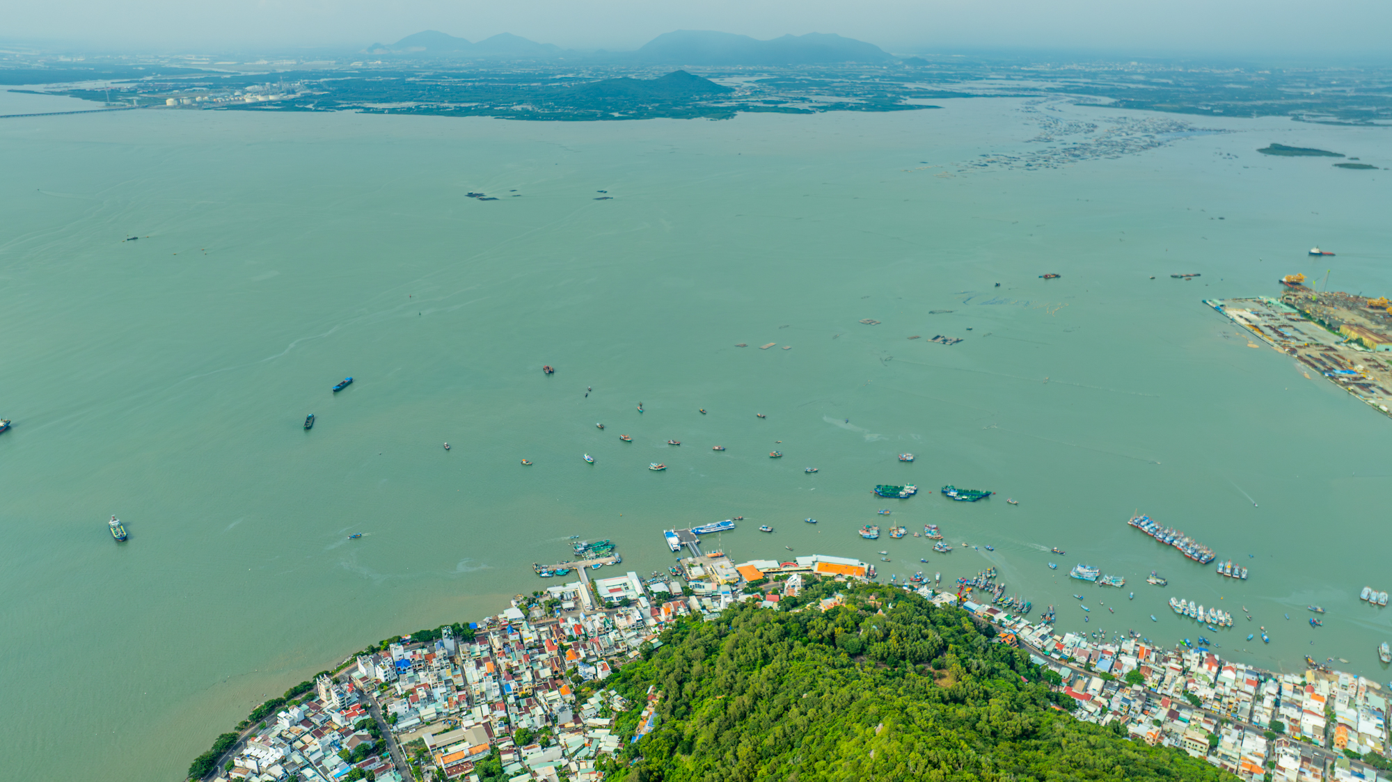 Toàn cảnh khu vực được đề xuất xây cầu nối Cần Giờ với Vũng Tàu, nằm trong dự án lấn biển 9 tỷ USD của Vinhomes- Ảnh 11. Toàn cảnh khu vực được đề xuất xây cầu nối Cần Giờ với Vũng Tàu, nằm trong dự án lấn biển 9 tỷ USD của Vinhomes- Ảnh 11.