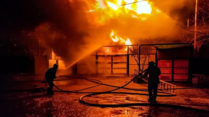Cuộc chiến năng lượng Nga - Ukraine ngày càng leo thang gây ra tình trạng thiếu năng lượng- Ảnh 1. Cuộc chiến năng lượng Nga - Ukraine ngày càng leo thang gây ra tình trạng thiếu năng lượng- Ảnh 1.