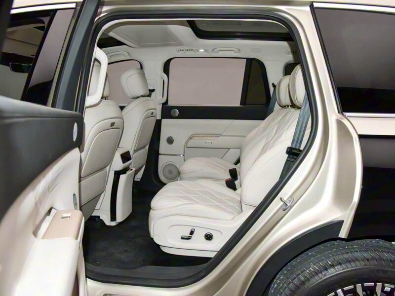 Hãng xe xây nhà máy 20.000 tỷ tại Việt Nam ra mắt mẫu SUV siêu tiết kiệm xăng: chạy full nhiên liệu 1.400 km, giá từ 740 triệu đồng- Ảnh 6. Hãng xe xây nhà máy 20.000 tỷ tại Việt Nam ra mắt mẫu SUV siêu tiết kiệm xăng: chạy full nhiên liệu 1.400 km, giá từ 740 triệu đồng- Ảnh 6.