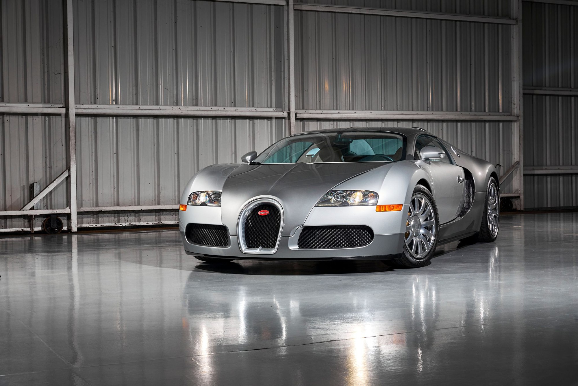 Ông Đặng Lê Nguyên Vũ có thể tốn gần 1 tỷ đồng mỗi lần thay dầu Bugatti Veyron, lý do đến từ kết cấu nghe thôi đã thấy đau đầu- Ảnh 4. Ông Đặng Lê Nguyên Vũ có thể tốn gần 1 tỷ đồng mỗi lần thay dầu Bugatti Veyron, lý do đến từ kết cấu nghe thôi đã thấy đau đầu- Ảnh 4.