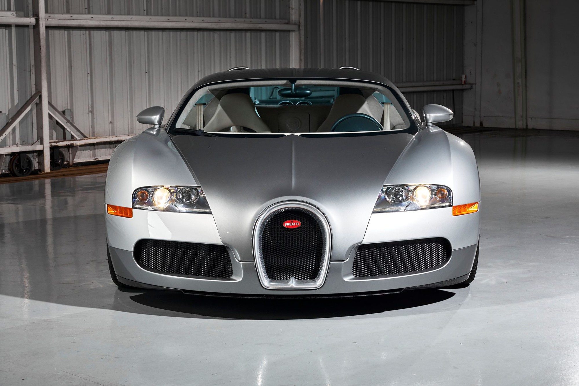 Ông Đặng Lê Nguyên Vũ có thể tốn gần 1 tỷ đồng mỗi lần thay dầu Bugatti Veyron, lý do đến từ kết cấu nghe thôi đã thấy đau đầu- Ảnh 6. Ông Đặng Lê Nguyên Vũ có thể tốn gần 1 tỷ đồng mỗi lần thay dầu Bugatti Veyron, lý do đến từ kết cấu nghe thôi đã thấy đau đầu- Ảnh 6.