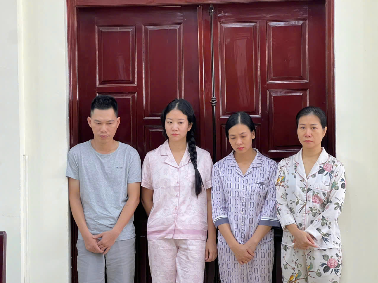 Khám xét khẩn cấp các địa điểm, bắt Tổng Giám đốc Công ty HIDA - Nguyễn Thị Phương Thảo- Ảnh 1. Khám xét khẩn cấp các địa điểm, bắt Tổng Giám đốc Công ty HIDA - Nguyễn Thị Phương Thảo- Ảnh 1.