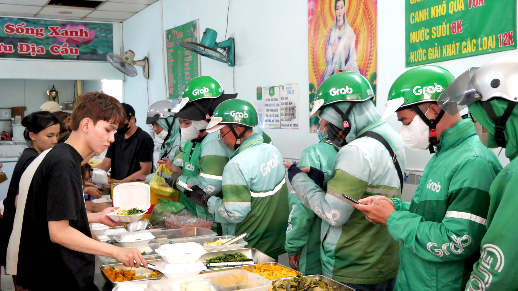 Xanh SM Ngon nhập cuộc: Cuộc đua giao đồ ăn thêm khốc liệt, thế song mã của GrabFood - ShopeeFood có lung lay?- Ảnh 7.