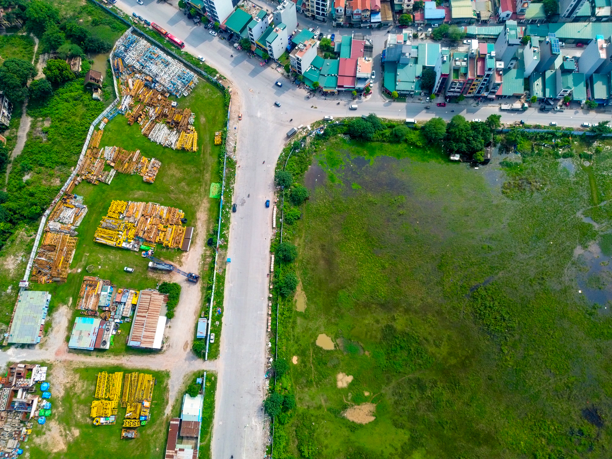 Toàn cảnh lô đất sắp được xây 6 tòa chung cư ở khu nhà giàu Hà Nội cứ mưa lớn là ngập- Ảnh 9. Toàn cảnh lô đất sắp được xây 6 tòa chung cư ở khu nhà giàu Hà Nội cứ mưa lớn là ngập- Ảnh 9.