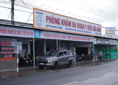 Vụ "bác sĩ" dùng bằng không hợp pháp khám 4.544 người: Chủ phòng khám nói gì?- Ảnh 1. Vụ "bác sĩ" dùng bằng không hợp pháp khám 4.544 người: Chủ phòng khám nói gì?- Ảnh 1.