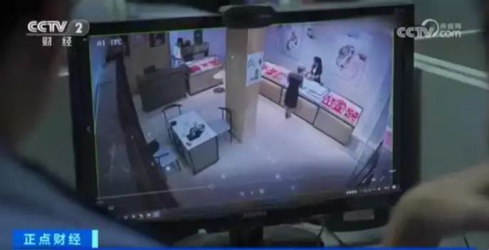 Cửa hàng vàng mới mở ế khách nhưng vẫn đạt doanh thu hơn 37 tỷ đồng/tháng: Cơ quan chức năng phải vào cuộc điều tra dòng tiền bất thường- Ảnh 1.