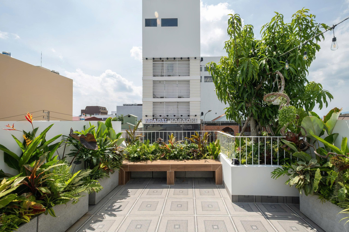 Nhà phố 2 tầng chuyển đổi chức năng với tông màu thanh lịch dễ chịu- Ảnh 20. Nhà phố 2 tầng chuyển đổi chức năng với tông màu thanh lịch dễ chịu- Ảnh 20.