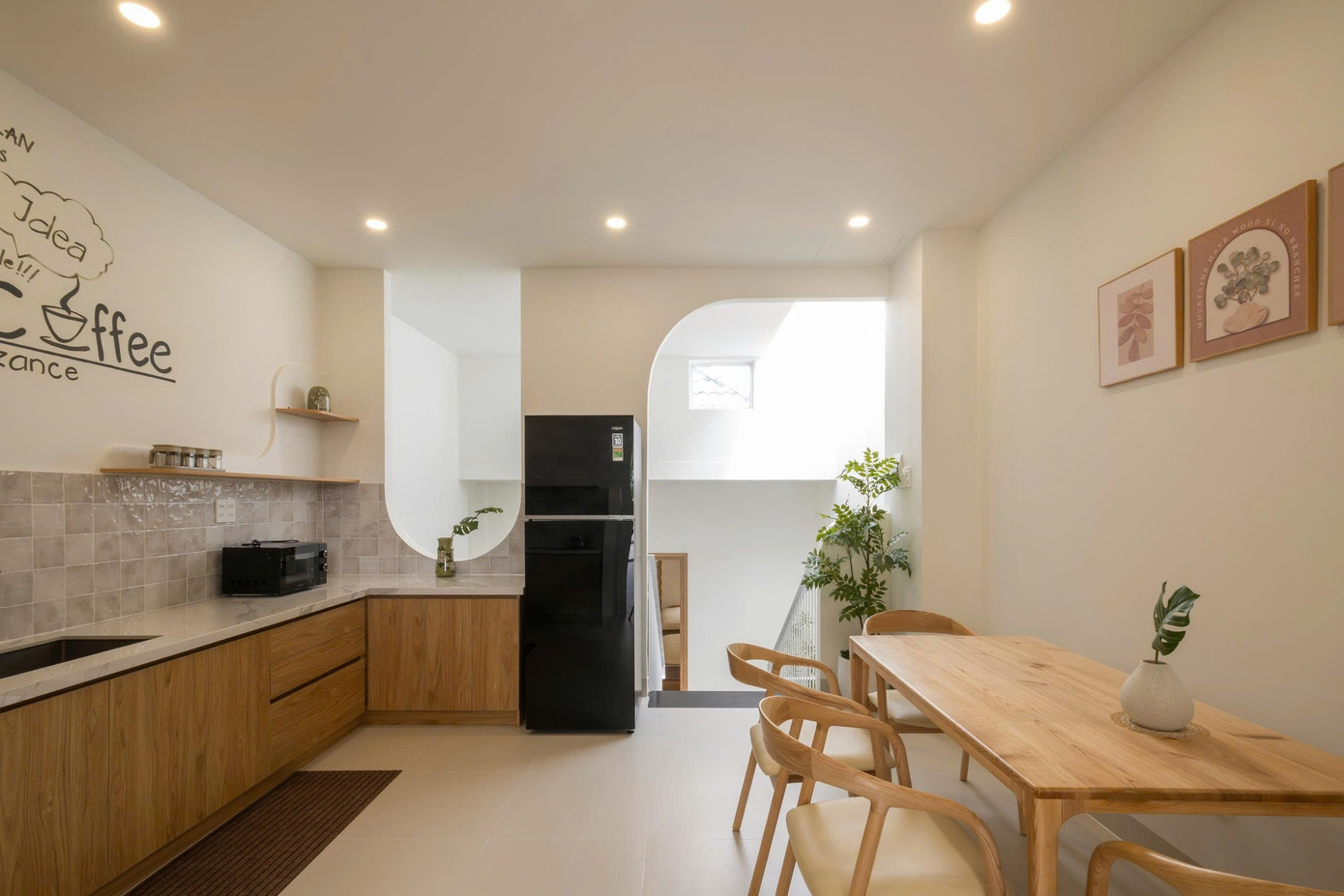 Nhà phố 2 tầng chuyển đổi chức năng với tông màu thanh lịch dễ chịu- Ảnh 10. Nhà phố 2 tầng chuyển đổi chức năng với tông màu thanh lịch dễ chịu- Ảnh 10.