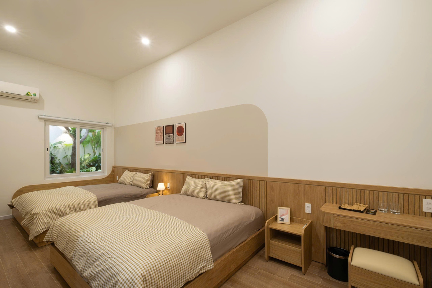 Nhà phố 2 tầng chuyển đổi chức năng với tông màu thanh lịch dễ chịu- Ảnh 14. Nhà phố 2 tầng chuyển đổi chức năng với tông màu thanh lịch dễ chịu- Ảnh 14.