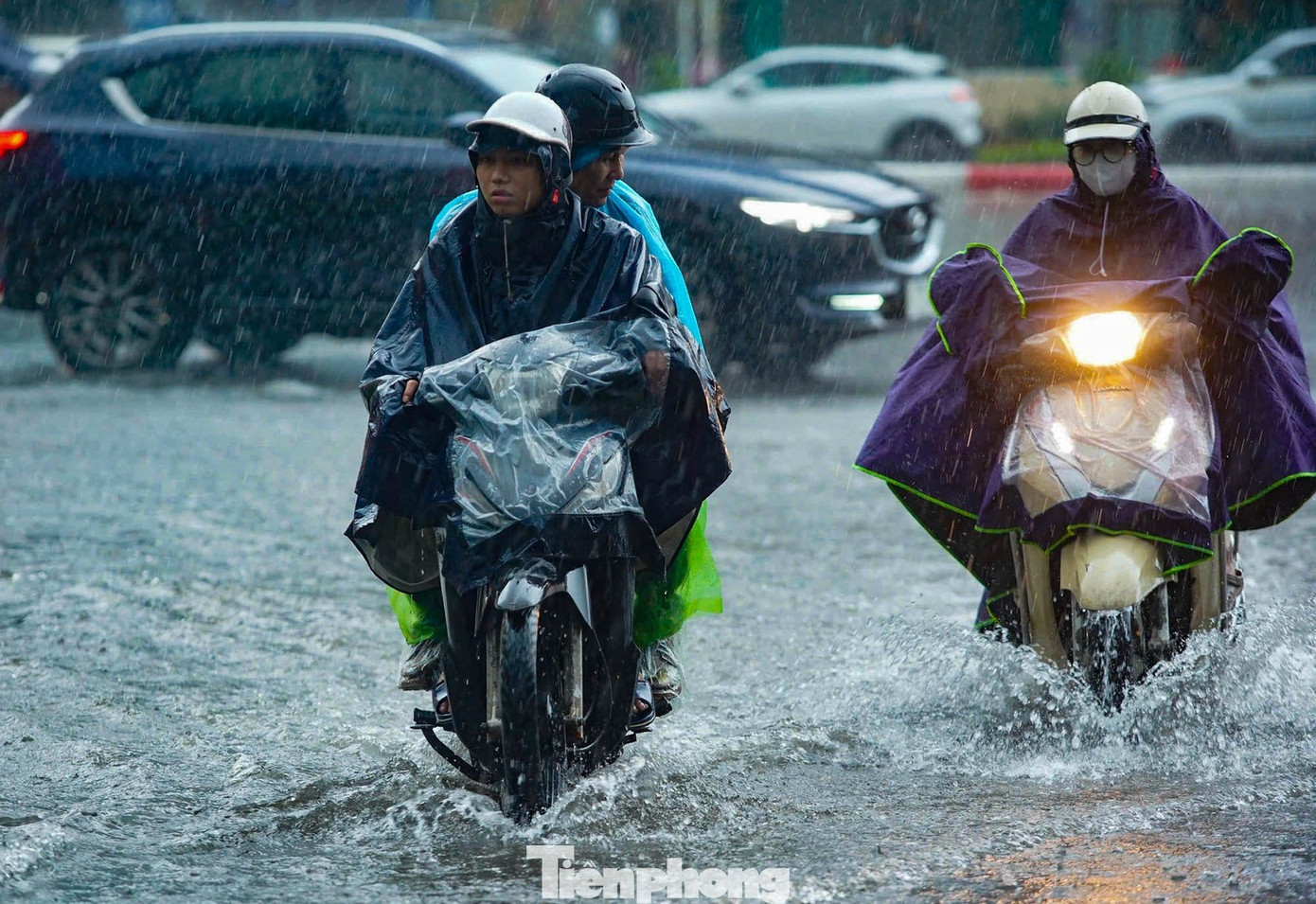 Miền Bắc tiếp tục đón mưa lớn- Ảnh 1. Miền Bắc tiếp tục đón mưa lớn- Ảnh 1.