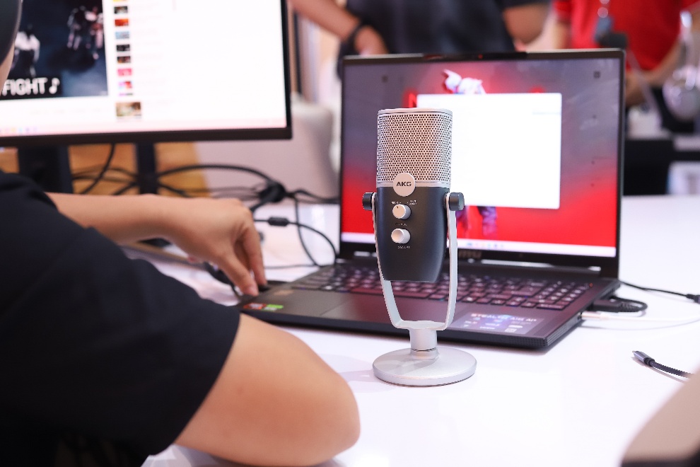 Phúc Giang PGI hiện thực hóa lời hứa Real Value - Real Experience tại P.H.E Show 2025- Ảnh 1. Phúc Giang PGI hiện thực hóa lời hứa Real Value - Real Experience tại P.H.E Show 2025- Ảnh 1.