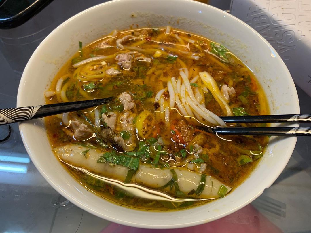 Hari Won từ hồi trẻ đến khi làm vợ Trấn Thành chỉ si mê món rẻ bèo này- Ảnh 3. Hari Won từ hồi trẻ đến khi làm vợ Trấn Thành chỉ si mê món rẻ bèo này- Ảnh 3.