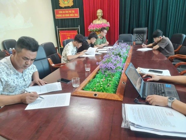 Công an tiếp nhận hơn 1.700 đơn trình báo, tổng thiệt hại 2.200 tỷ đồng từ một vụ lừa đảo tiền số- Ảnh 1. Công an tiếp nhận hơn 1.700 đơn trình báo, tổng thiệt hại 2.200 tỷ đồng từ một vụ lừa đảo tiền số- Ảnh 1.