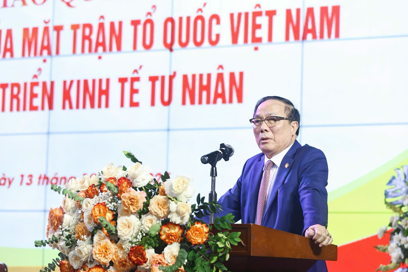 Phát triển kinh tế tư nhân phải 'thật lòng đối đãi'- Ảnh 3. Phát triển kinh tế tư nhân phải 'thật lòng đối đãi'- Ảnh 3.