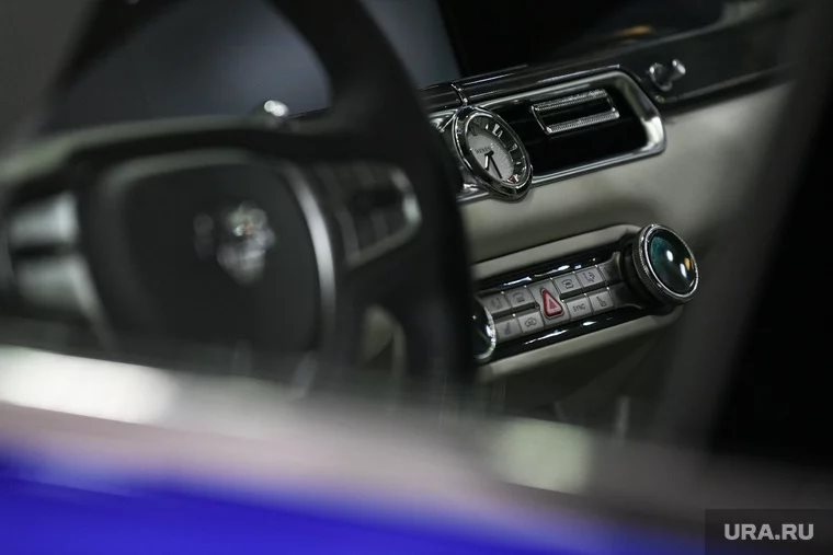 Hãng làm limousine cho ông Putin ra mắt xe đi 900km không cần xăng, thải ra nước: Thế giới chưa từng có- Ảnh 3.