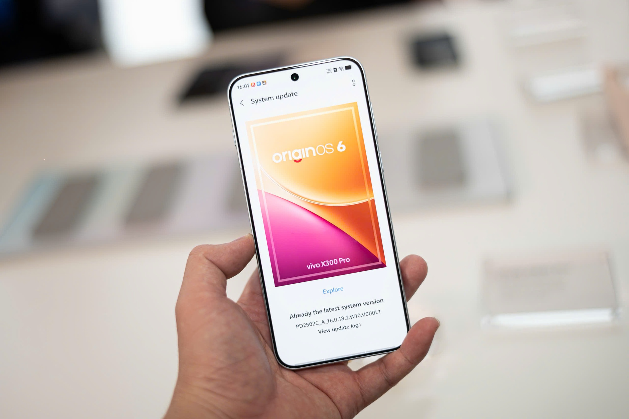 Thêm một mẫu di động đỉnh cấp sắp về Việt Nam đối đầu iPhone 17- Ảnh 2. Thêm một mẫu di động đỉnh cấp sắp về Việt Nam đối đầu iPhone 17- Ảnh 2.