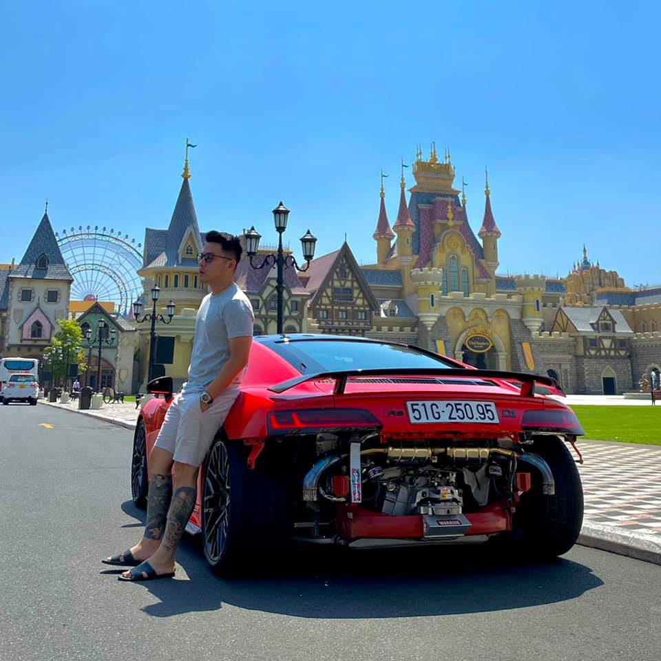 Soi dàn xe của 'cực phẩm một thời' Tống Đông Khuê: Từ McLaren, Ferrari đến Rolls-Royce, có xe dùng tiền bạn gái để mua- Ảnh 5. Soi dàn xe của 'cực phẩm một thời' Tống Đông Khuê: Từ McLaren, Ferrari đến Rolls-Royce, có xe dùng tiền bạn gái để mua- Ảnh 5.