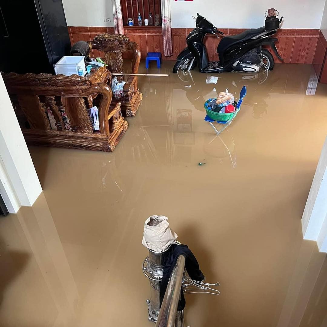 Dọn nhà sau lũ: Kinh nghiệm “xương máu” của người từng Dọn nhà sau lũ: Kinh nghiệm “xương máu” của người từng