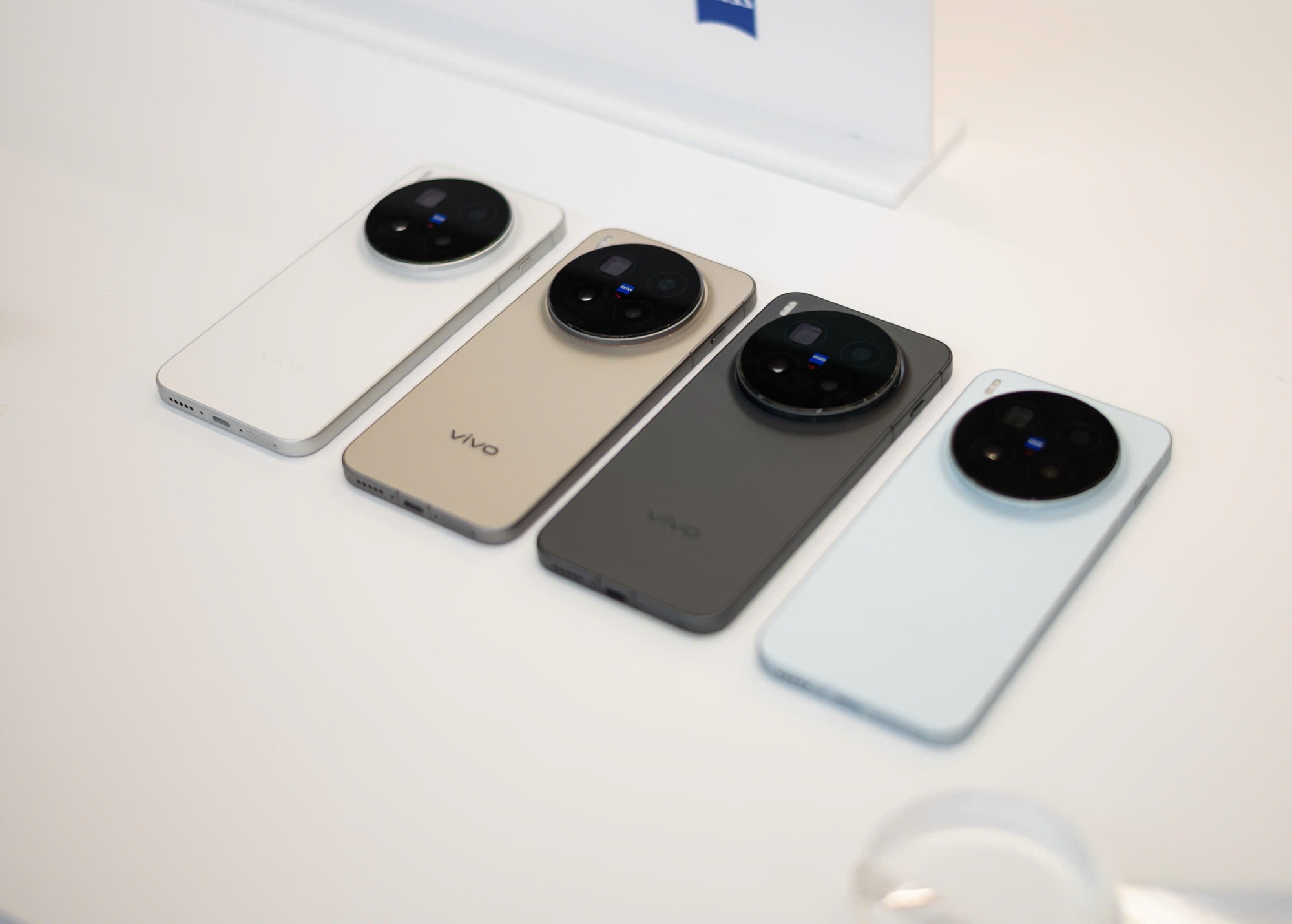 Thêm một mẫu di động đỉnh cấp sắp về Việt Nam đối đầu iPhone 17- Ảnh 3. Thêm một mẫu di động đỉnh cấp sắp về Việt Nam đối đầu iPhone 17- Ảnh 3.