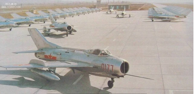 Trung Quốc "biến rác thành vàng", tái tạo máy bay chiến đấu từ những năm 1950 thành UAV- Ảnh 3. Trung Quốc "biến rác thành vàng", tái tạo máy bay chiến đấu từ những năm 1950 thành UAV- Ảnh 3.