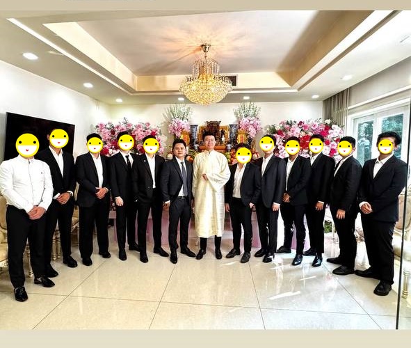 Lộ diện nhan sắc cô dâu nghìn tỷ trong đám hỏi nhà giàu Việt hot nhất lúc này!- Ảnh 8. Lộ diện nhan sắc cô dâu nghìn tỷ trong đám hỏi nhà giàu Việt hot nhất lúc này!- Ảnh 8.