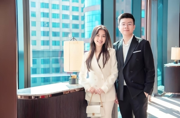 Lộ diện nhan sắc cô dâu nghìn tỷ trong đám hỏi nhà giàu Việt hot nhất lúc này!- Ảnh 9. Lộ diện nhan sắc cô dâu nghìn tỷ trong đám hỏi nhà giàu Việt hot nhất lúc này!- Ảnh 9.